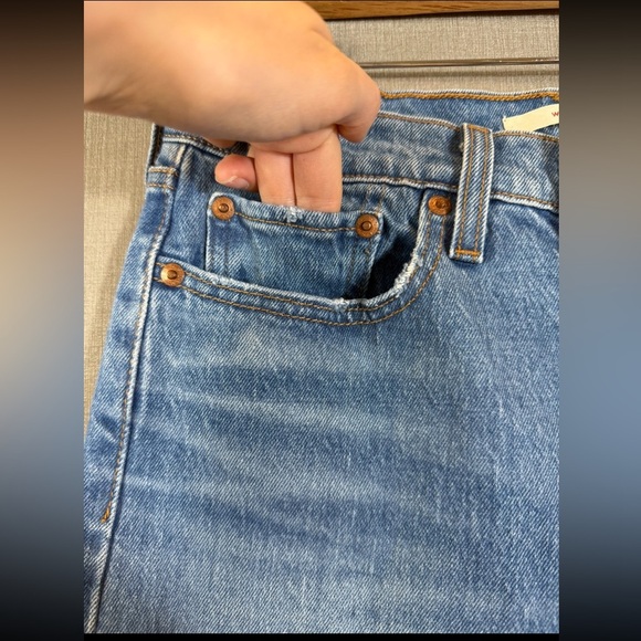 Levi's Wedgie Fit Straight Leg Distressed Raw Hem Jeans - Picture 5 of 14